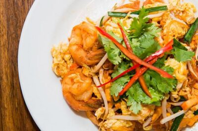Tuk Tuk Bangkok Private Tour: WW2 Pad Thai, 360-Viewpoint, Chinatown (Pickup) - Thipsamai Pad Thai: dinner as a destination (WWII flavor, not just noodles)