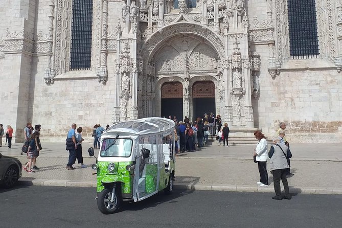 Tuk-tuk Bethlehem: An adventure DE tuk tuk you will never forget - Belém Cultural Center at Praça do Império: art and politics in one location