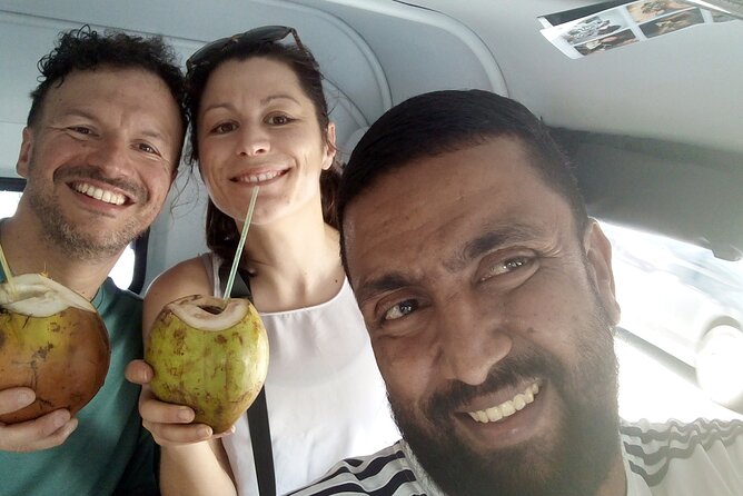 Tuk Tuk city tour is very cheap in colombo( All inclusive tour) - Pettah and the Red Mosque (Jami Ul-Alfar): where the city moves