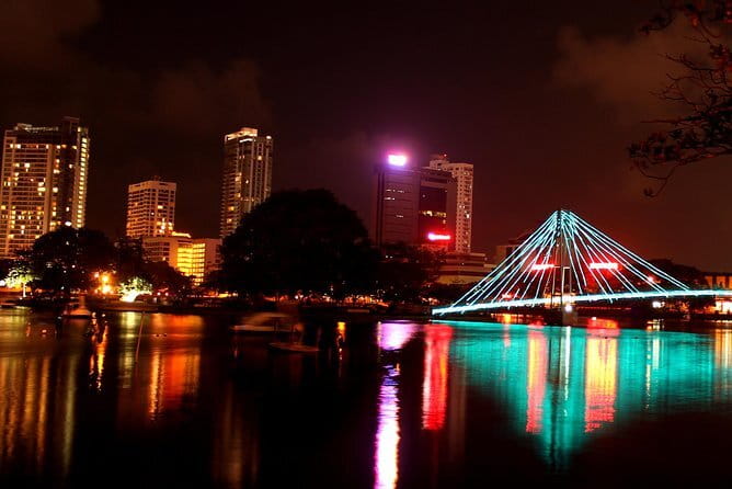 Tuk tuk colombo Sightseeing tour - Parks, Colonial Buildings, and Tea: The Stuff That Makes It Feel Like a Real Day