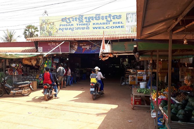 Tuk Tuk Journey: Exploring Rural Life and Silk Farm Craftsmanship - Krabei Riel: Village Life, Daily Routines, and a Local Market
