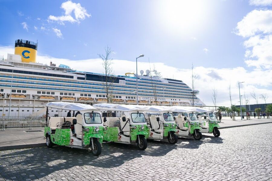 Tuk Tuk Lisbon: 3H00 Lisbon Charms - Lisbon Cathedral, Portas do Sol, and Miradouro viewpoints: where the views are the schedule