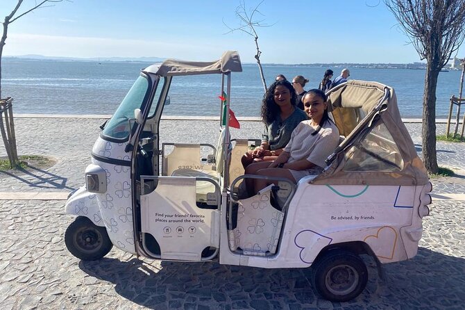 Tuk-Tuk Lisbon Tour 1 - 3hours - Elevador de Santa Justa: The Ironwork Icon in Short Form