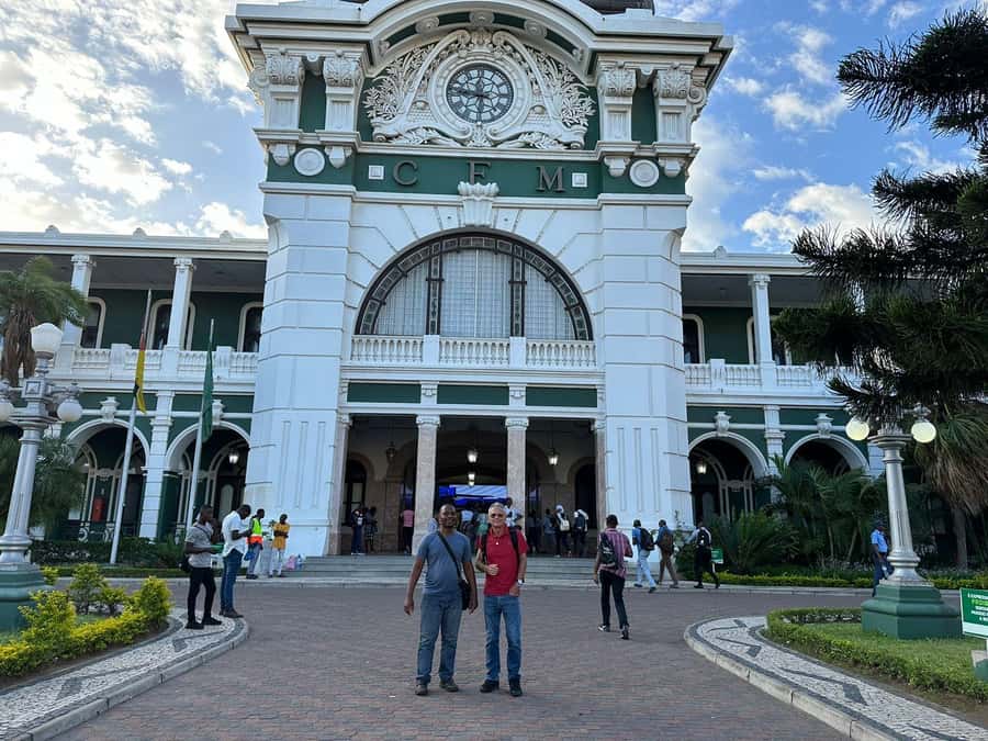 TUK TUK MAPUTO CITY TOUR - Railway station and the fortress/citadelle area