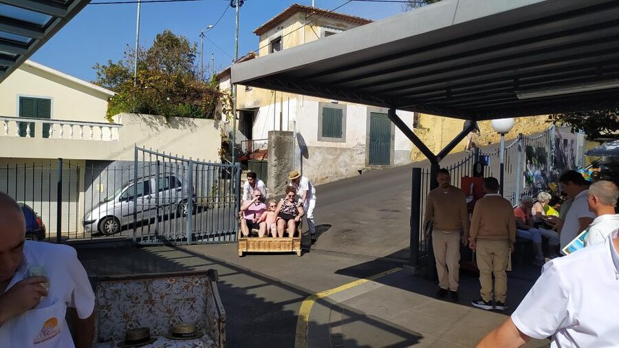 Tuk Tuk Monte Toboggan - Madeira Island - Hotel pickup and the meeting point you should actually find