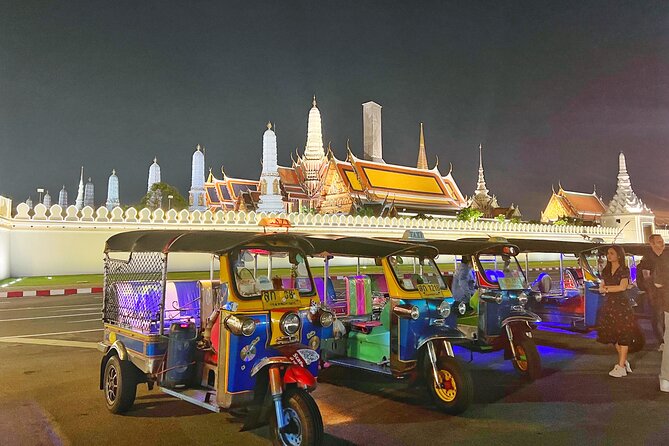 Tuk-tuk Private Tour in Bangkok by Night with Chinatown meal - Wat Arun by night: the Temple of Dawn across the river