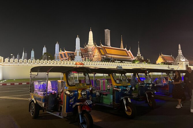 Tuk-tuk Private Tour in Bangkok by Night with Chinatown meal - Sao Chingcha and Pak Khlong Talat: icons plus atmosphere
