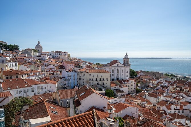 Tuk Tuk's Private Tourist Circuits in Lisbon - Stop 1: Lisbon District—get oriented without burning your legs