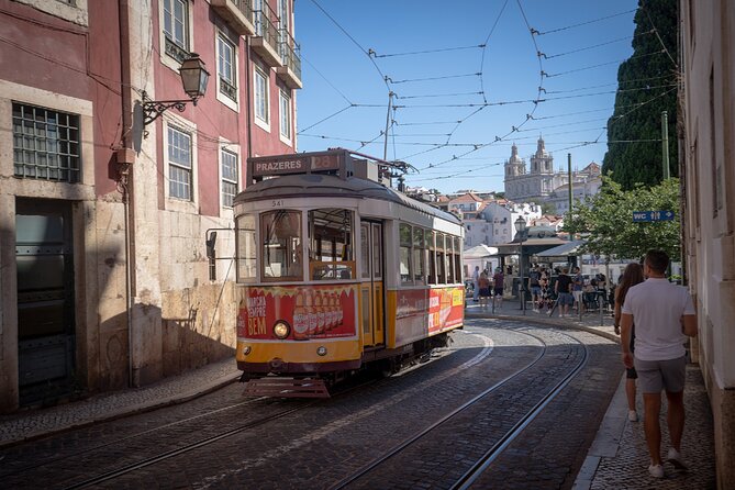 Tuk Tuk's Private Tourist Circuits in Lisbon - Meeting point and how the day starts (Hard Rock Cafe on Av. da Liberdade)