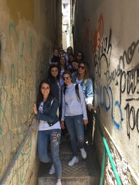 Tuk Tuk Tour historic central Lisbon - Alfama by tuk-tuk and foot: old streets, real atmosphere