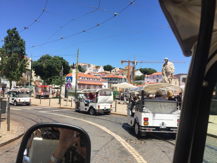 Tuk Tuk Tour historic central Lisbon - The guide factor: friendly, story-driven, and practical