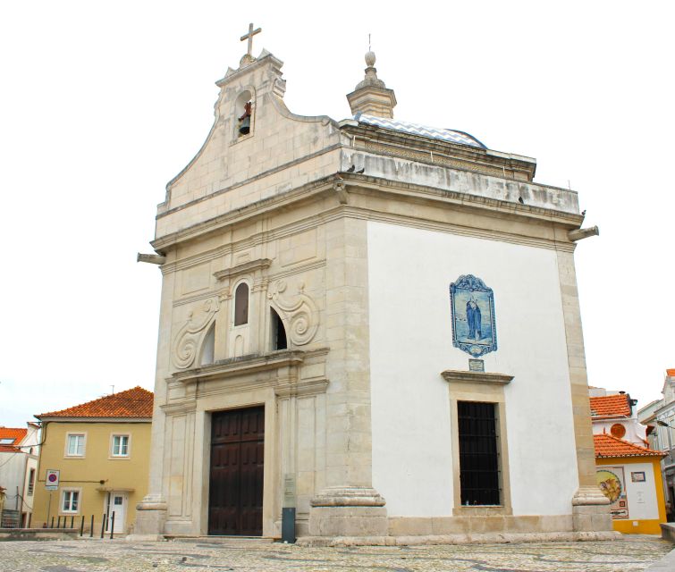 Tuk Tuk Tour in Aveiro - The Old Fishermen’s Neighborhood Finish: Houses, Fish Market, and S. Gonçalinho’s Chapel