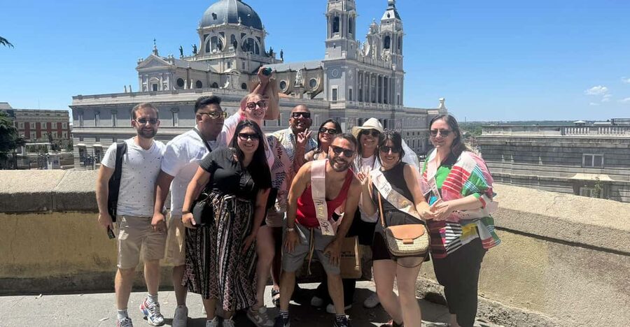 Tuk Tuk Tour with Wine Test in Madrid - Retiro Park Views: A Different Mood From the City Center
