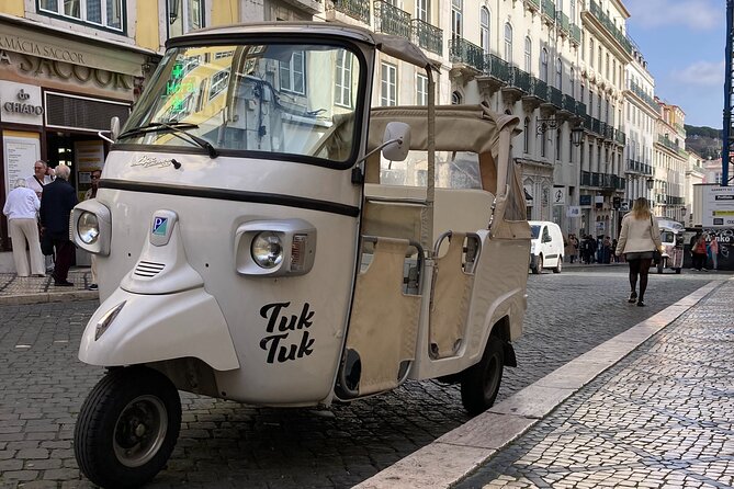 Tuktuk adventure through Lisbon - Quick highlights