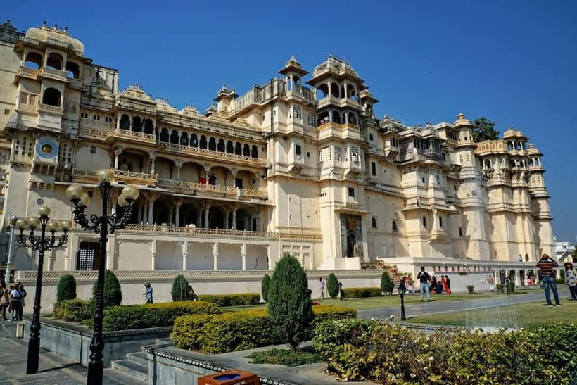 Udaipur Local Sightseeing Tour by Tuk-tuk (Rikshaw) - City Palace and museum time: royal rooms plus real views