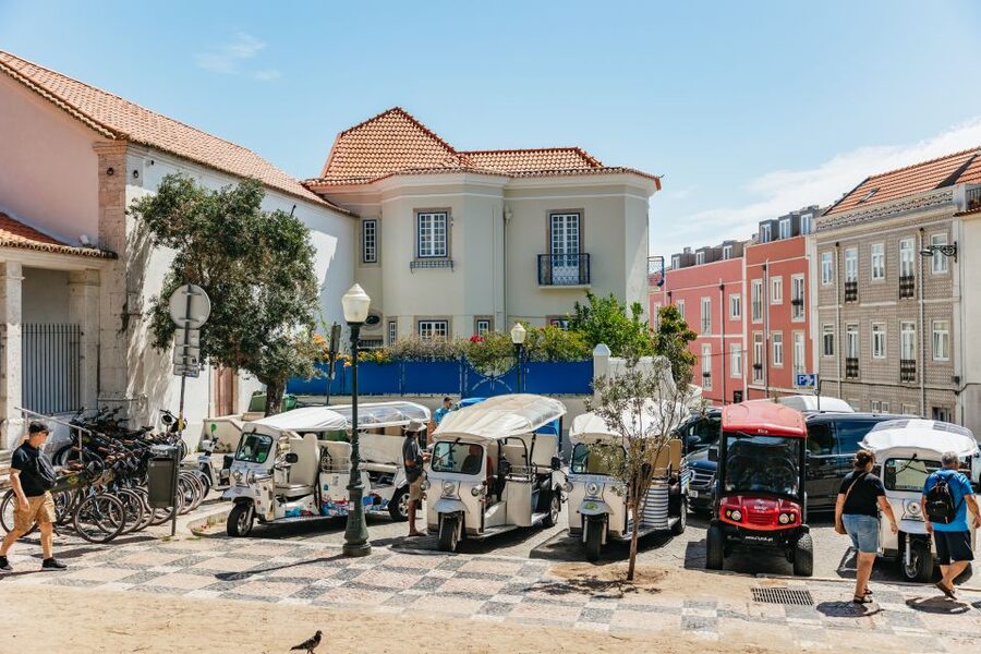Vadio: Lisbon Old Town Private Tuk Tuk Tour - What the guide quality actually changes (Tiago, Pedro, Raquel, Sophia)