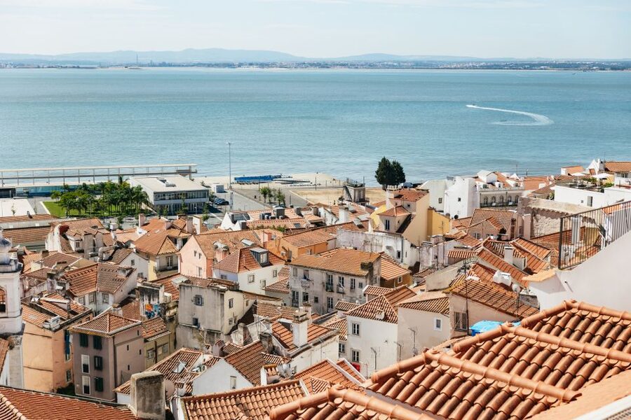 Vadio: Lisbon Old Town Private Tuk Tuk Tour - Lisbon Cathedral stop: history plus easy photo time