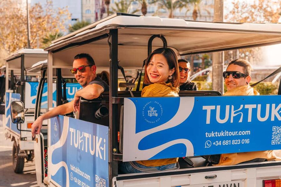 Valencia: 2-hour City Highlights Guided Tuk-Tuk Tour - Puerta del Mar and Puente de las Flores: getting the old-city picture fast
