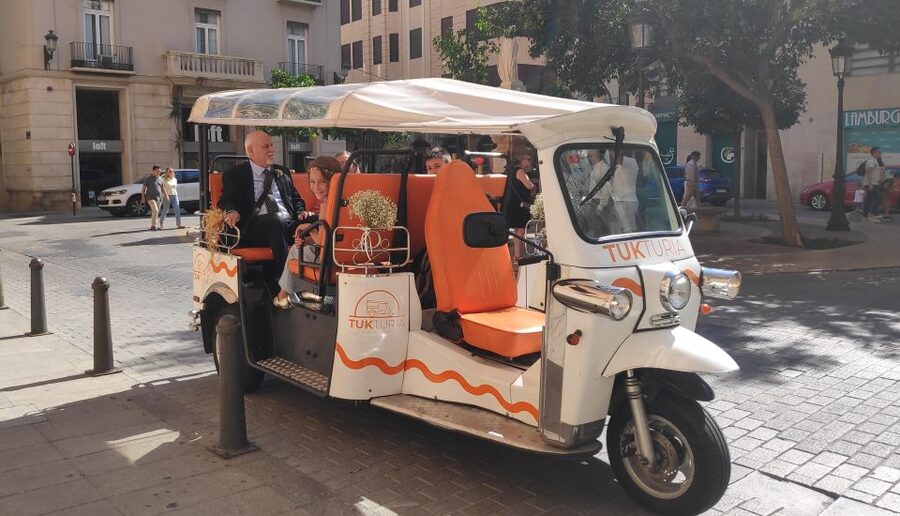 Valencia: Tuk Tuk City Tour - City of Arts and Sciences: Modern Architecture Without the Long Walk