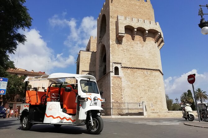 Valencia: Tuk Tuk Historical Tour - A tuk tuk tour that works as your Valencia first draft
