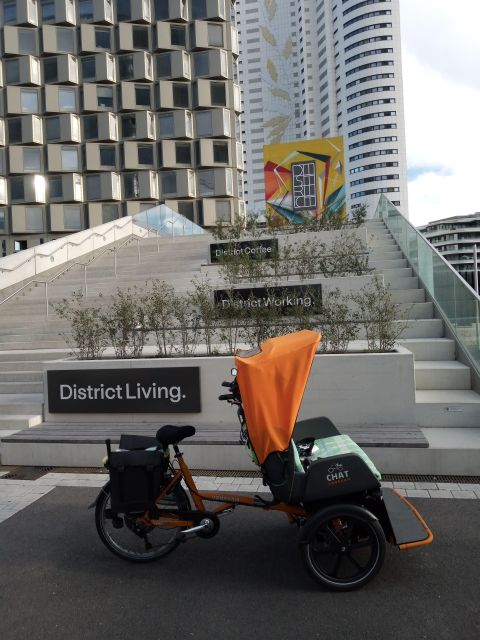 Vienna: Tour RAXI (electric rickshaw) 3 hours in Vienna - Meet Nicole and settle in: the vibe inside the orange-canopied rickshaw