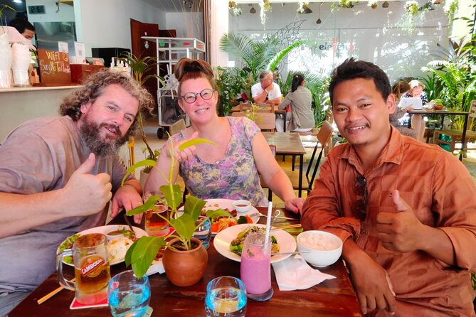 Visit 9 Places in 3 Hours by Private Tuk-Tuk - Drinks, photos, and the comfort level you can expect