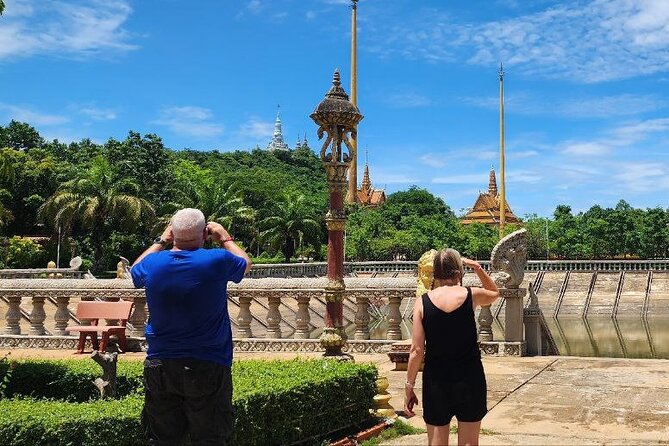 Visit Phnom Udong and Silk Island by Khmer Traditional Tuk-Tuk - Silk Island by river: ferry time, lunch timing, and the Tonlé Sap to Mekong shift