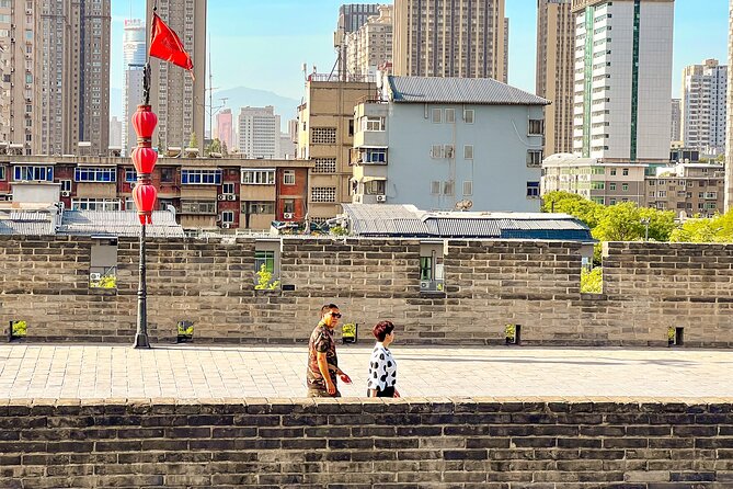 Xi’an Terracotta Warriors, City Wall and Tuktuk Food Tour - Xi’an City Wall: the walking break that keeps your brain awake