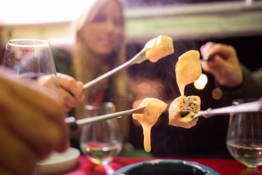 Zurich: Swiss Cheese Fondue and Wine e-Tuk-Tuk Tour - Key things that make this tour worth your time